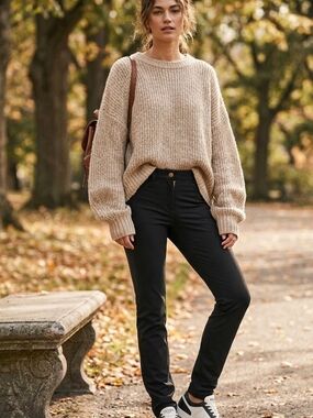 Athleta Straight Leg Pants in Black